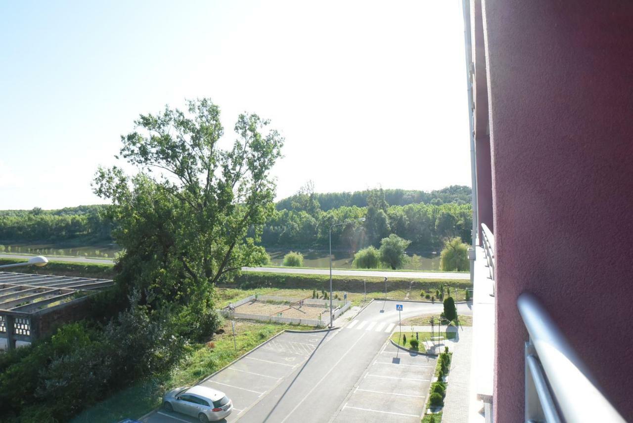 Tamis Kapija Apartment Pančevo Exteriör bild